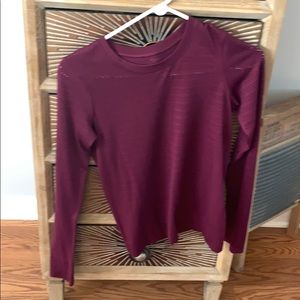 Women’s lululemon long sleeve Breeze size 6